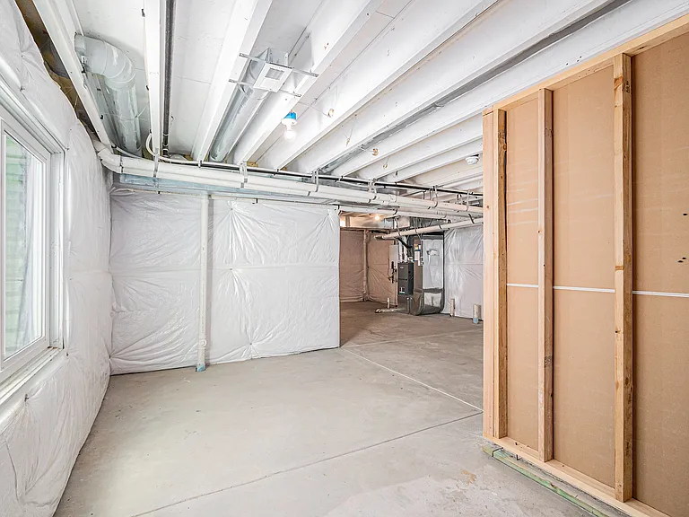 6019 Denys Dr — Photo 34