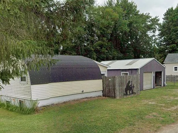 2 W High St, Bangor, MI 49013