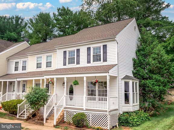 3rd image of 301 Powhatan Ct