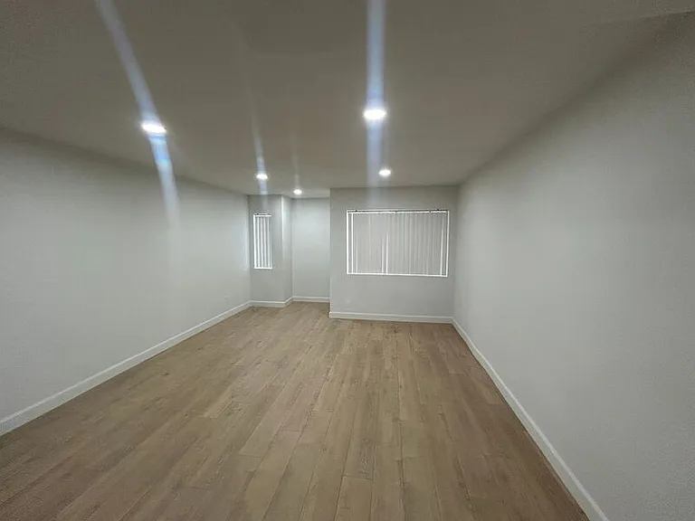 456 Myrtle St #12 — Photo 3