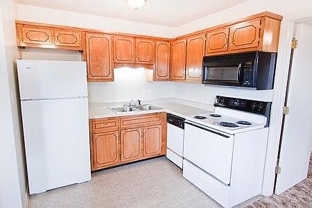 2nd image of 3269 Tower Dr APT 3