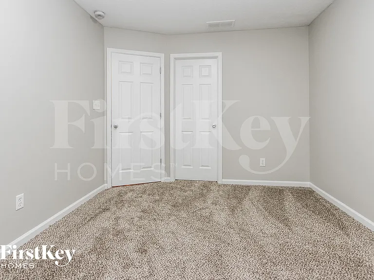 4700 Cork Ct — Photo 14