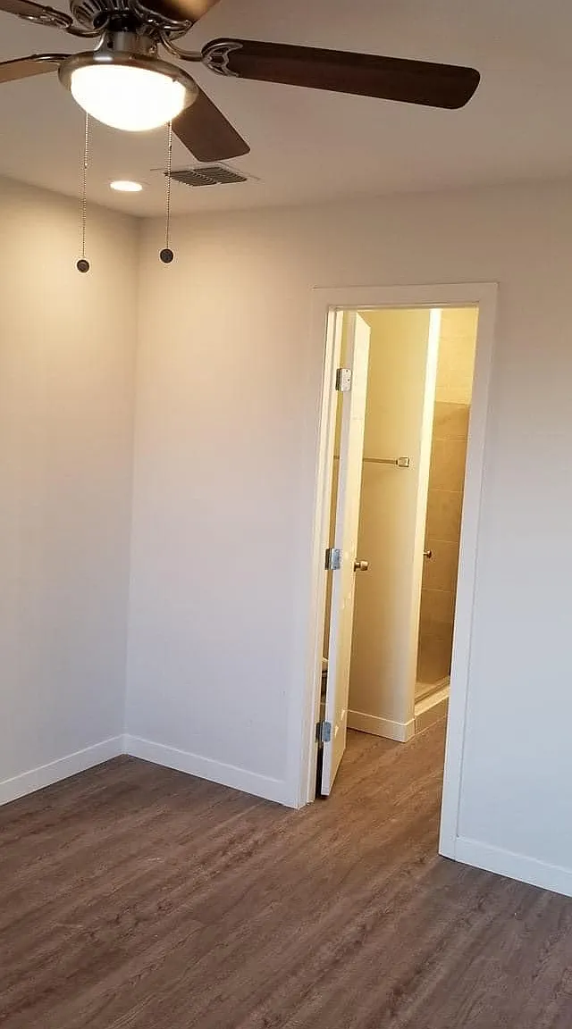 200 S Alex Ave — Photo 1