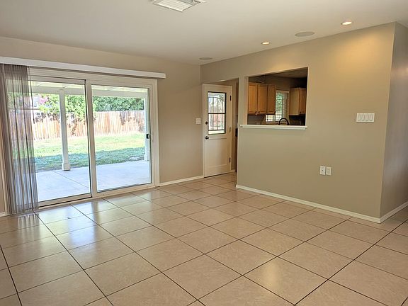 4th image of 533 Esther Way