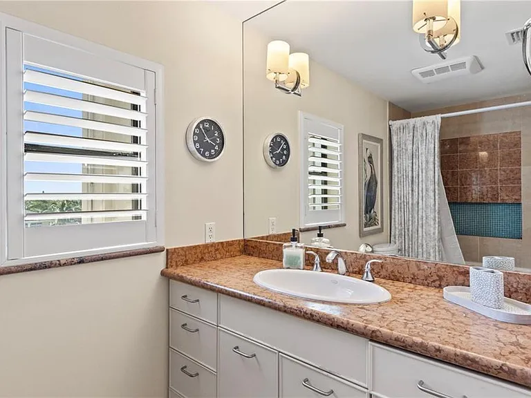 4101 Ocean Dr — Photo 20
