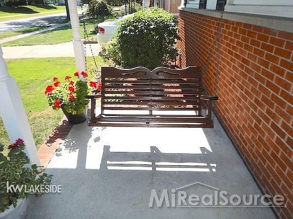 4th image of 32419 Rhode Island St