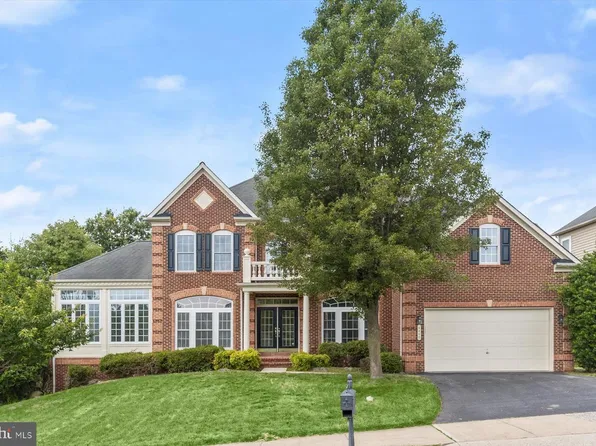 4000 Carriage Hill Dr, Frederick, MD 21704