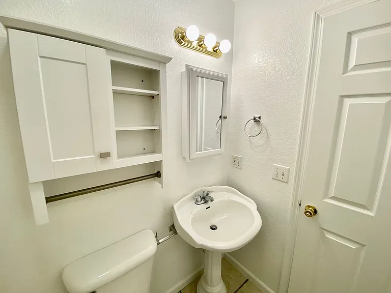 220 T F Kirkpatrick Way #D — Photo 24