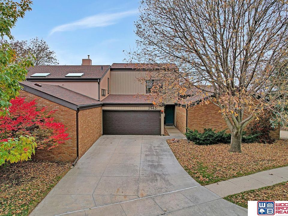 1st image of 2943 Park Place Dr