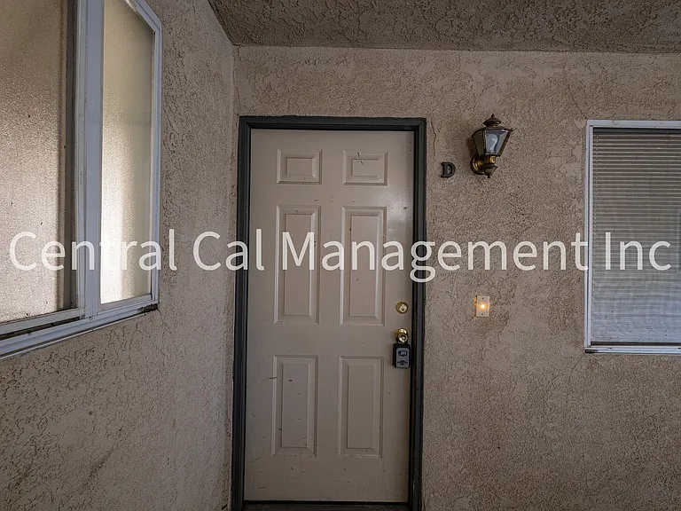 1736 Inyo St — Photo 2