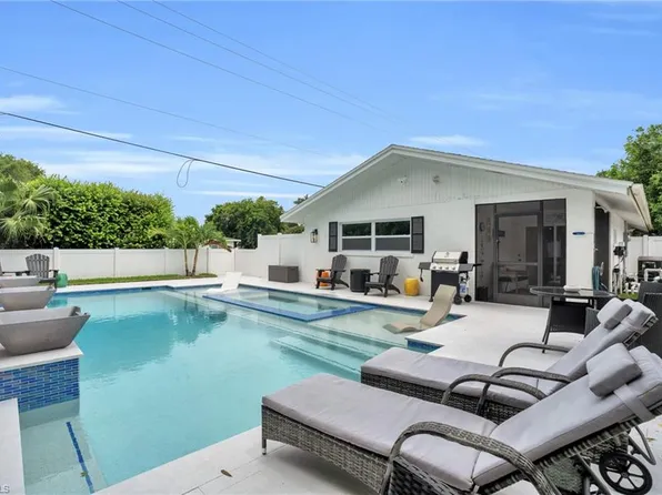 797 95th AVE N, NAPLES, FL 34108