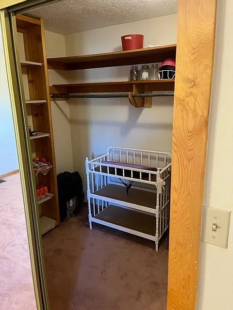 3 bed, 2.5 bath, 2200 sqft, $2,550 — Photo 4