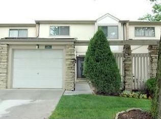 1468 N Picadilly Cir, Mount Prospect, IL 60056