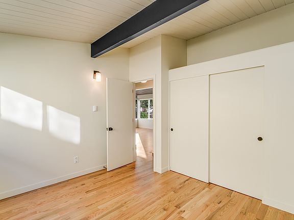 5th image of 5107 42nd Ave S #1