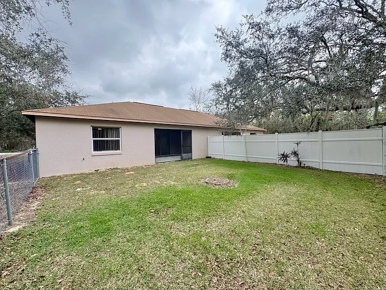 3228 Courtney Dr — Photo 31