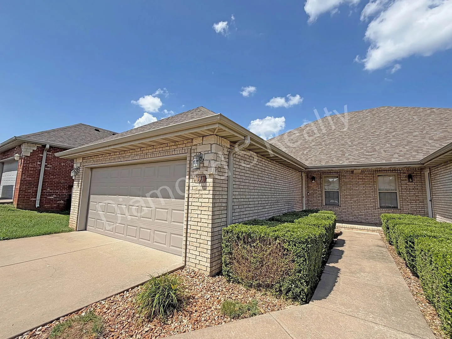 1331 W Sackett St, Springfield — Photo 2