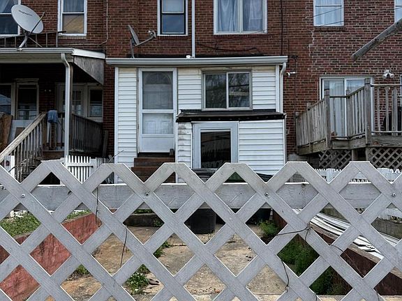 2nd image of 1006 Iris Ave