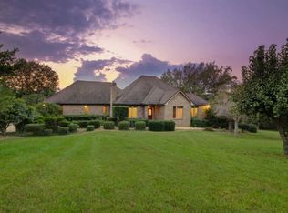 530 Stonegate Dr, Clarksville, TN 37043