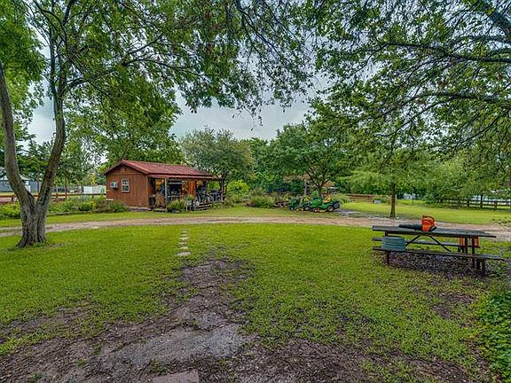3rd image of 4840 Diamond Creek Dr