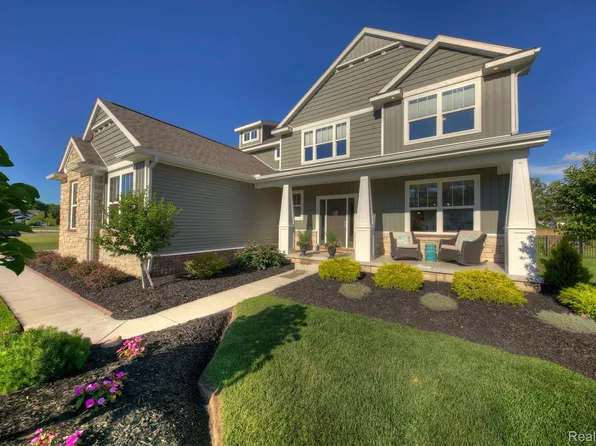 2429 WALNUT VIEW Drive, Hartland Township, MI 48855