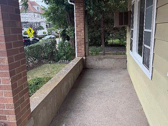 5th image of 575 Palisade Ave Floor 1
