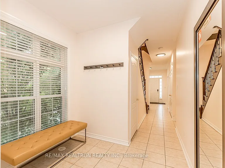28 Donald Buttress Blvd W — Photo 10
