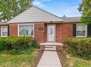 14268 Trenton Rd, Southgate, MI 48195