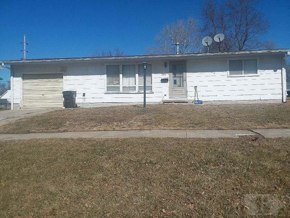2nd image of 206 W Iowa St