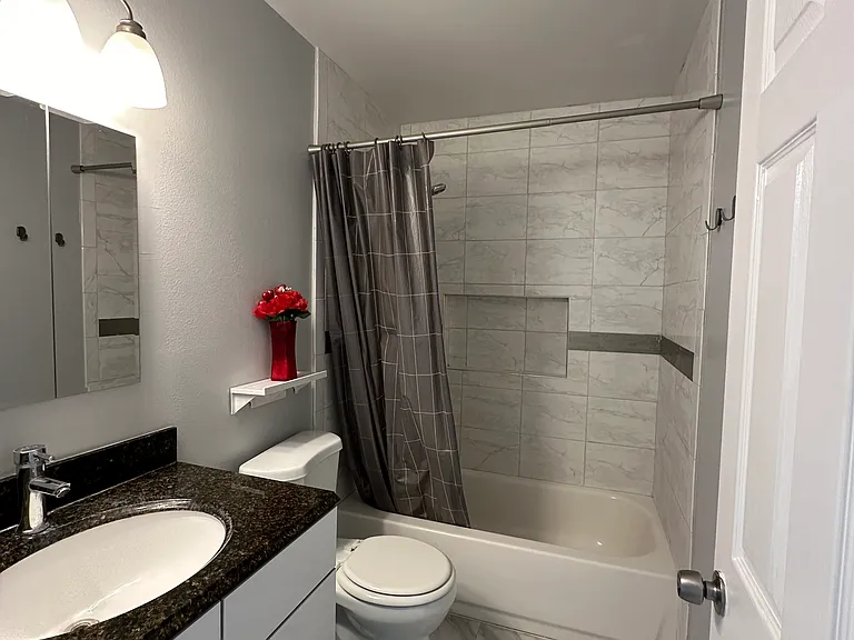 2625 Baltic Ave — Photo 23