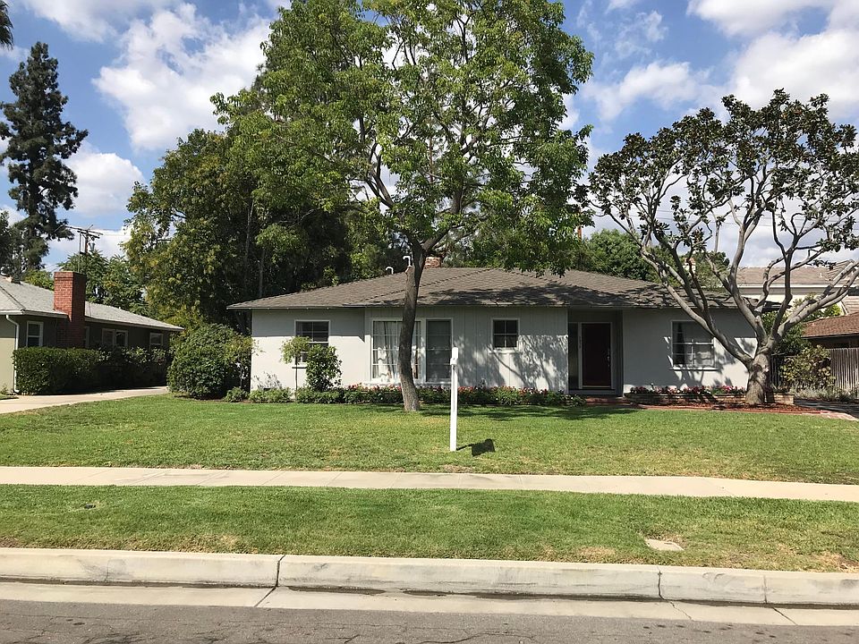 1st image of 2975 Somerset Pl