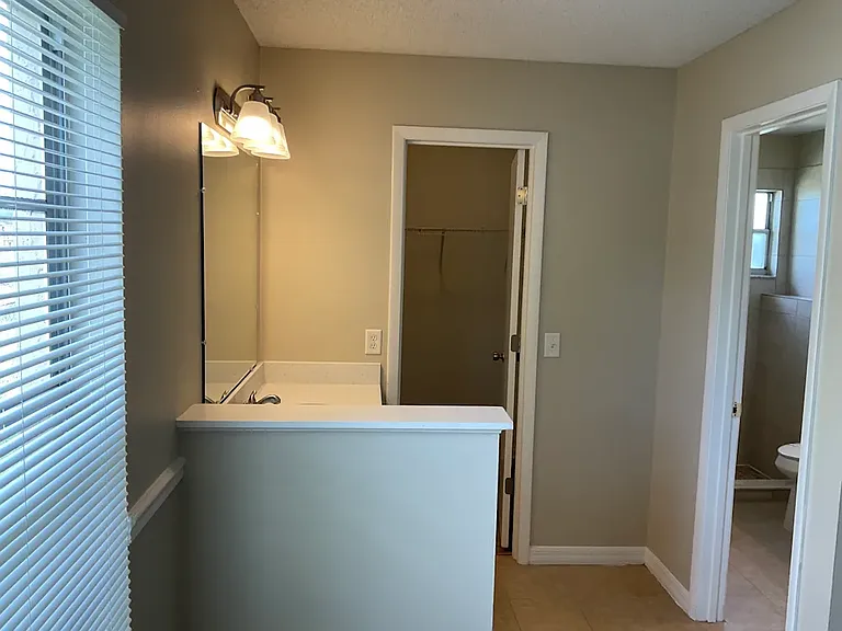 611 Polynesian Ct — Photo 3