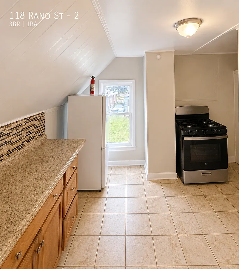 3 bed, 1050 sqft, $1,050 — Photo 4
