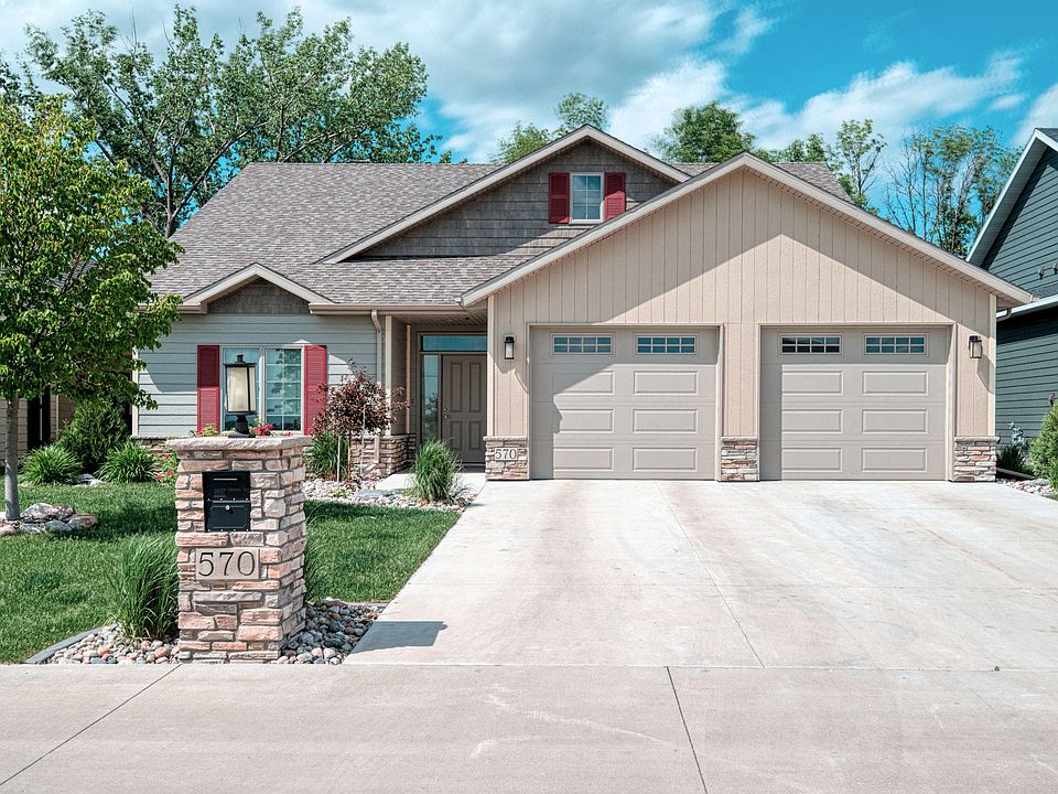 1st image of 570 Autumn Woods Blvd