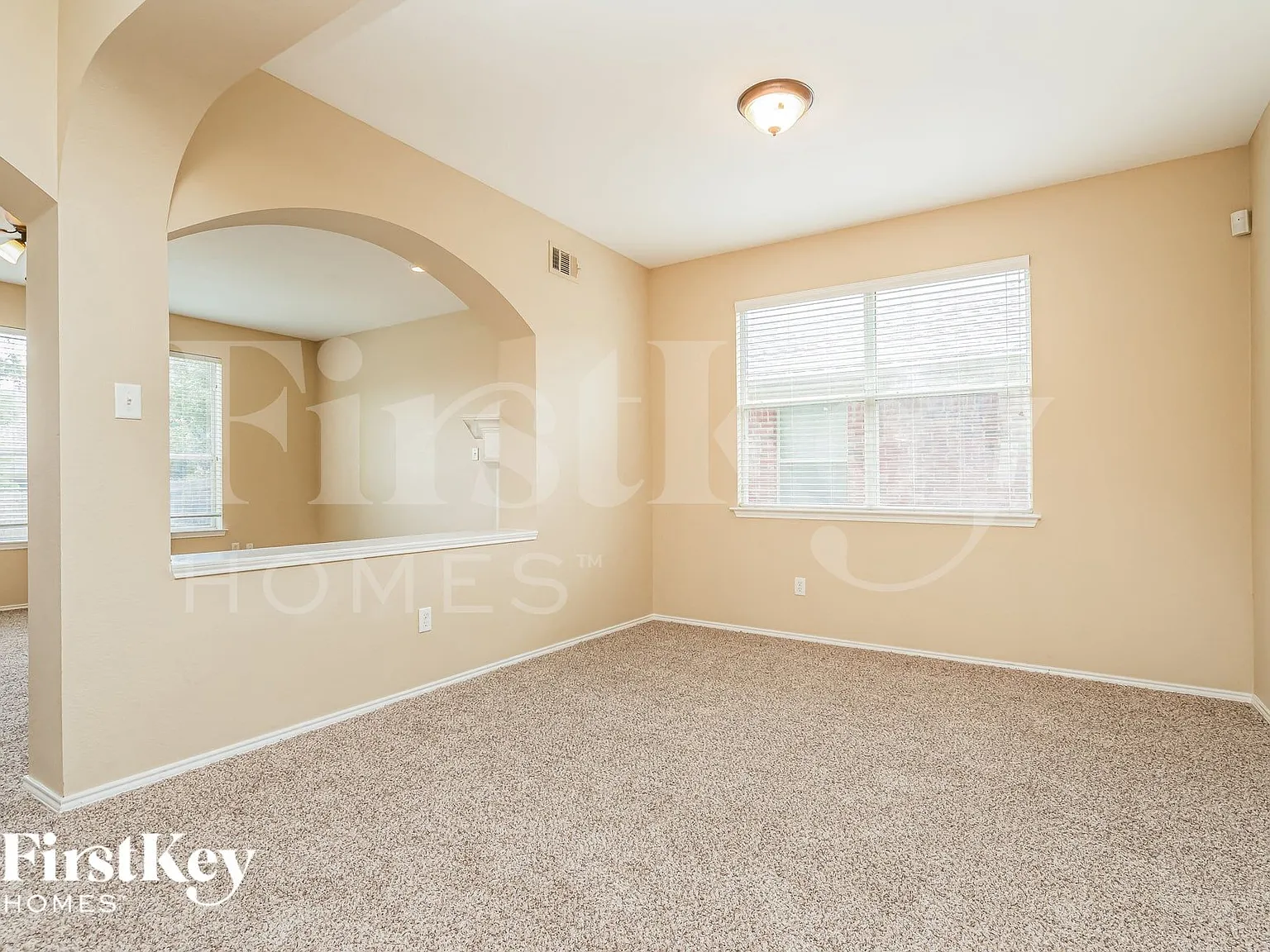 4 bed, 2.5 bath, 2658 sqft, $3,015 — Photo 3