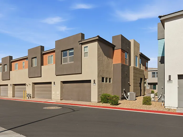 9858 Laurel Tree St — Photo 37