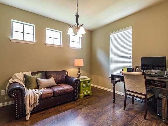 4th image of 2505 Whispering Pines Dr