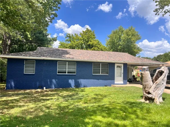 164 E Glen St, Farmington, AR 72730