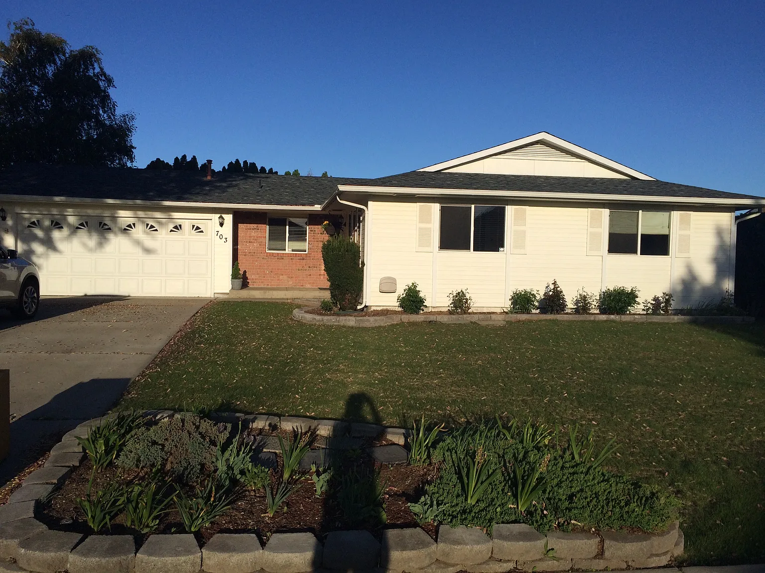 703 S 54th Ave photo 1