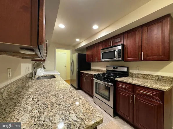 10222 Prince Pl #11101, Upper Marlboro, MD 20774