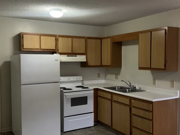 712 Patton Cir, Winterville, NC