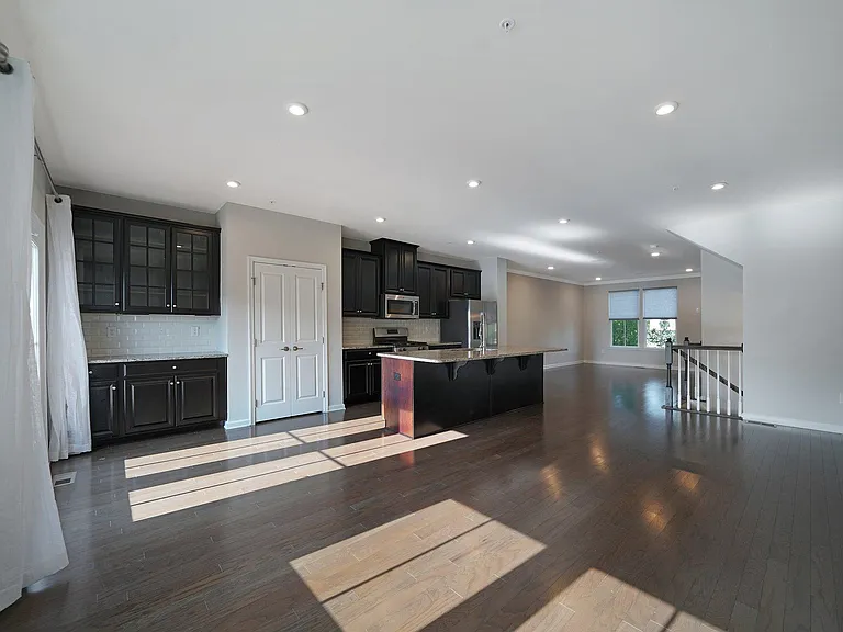 227 Quarry Point Rd — Photo 10