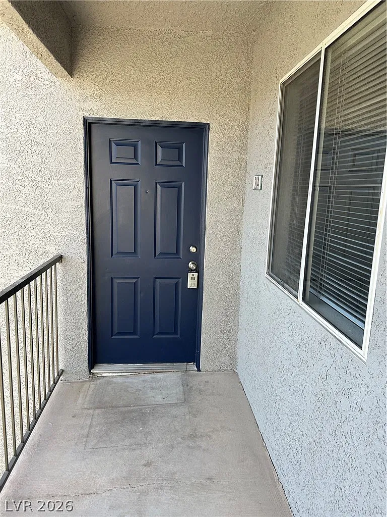 2 bed, 2.0 bath, 1047 sqft, $1,350 — Photo 2