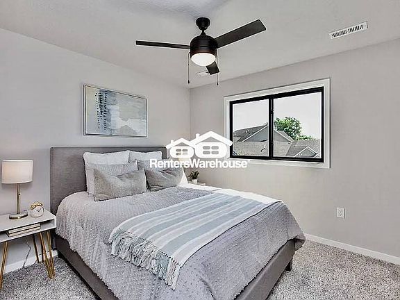 4th image of 3619 NE Kara Ln