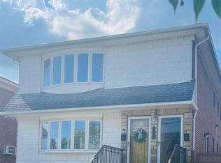 20004 15th Rd #2, Bayside, NY 11360