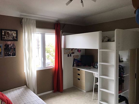 2nd image of 286 Lamport Blvd