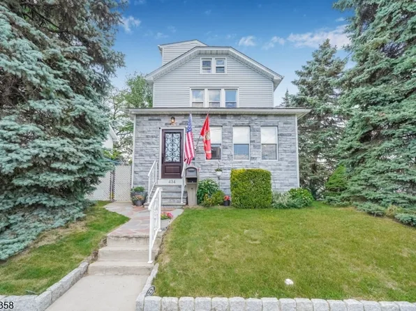 434 3Rd Ave, Lyndhurst Twp., NJ 07071