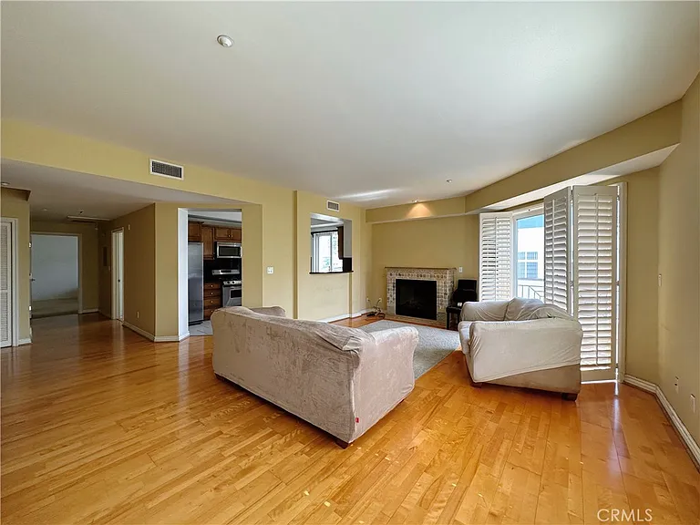 320 S Willaman Dr #402 — Photo 9
