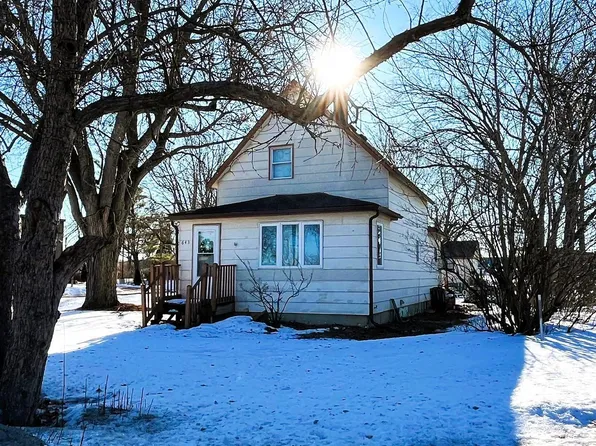 643 1st Ave E, Cambridge, MN 55008