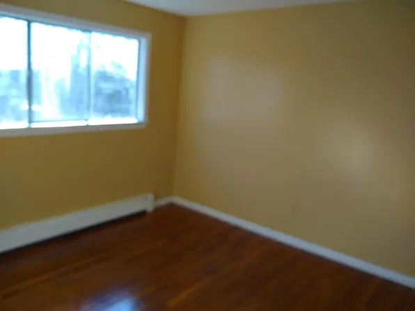 849 Tucker Rd APT 3, Dartmouth, MA 02747