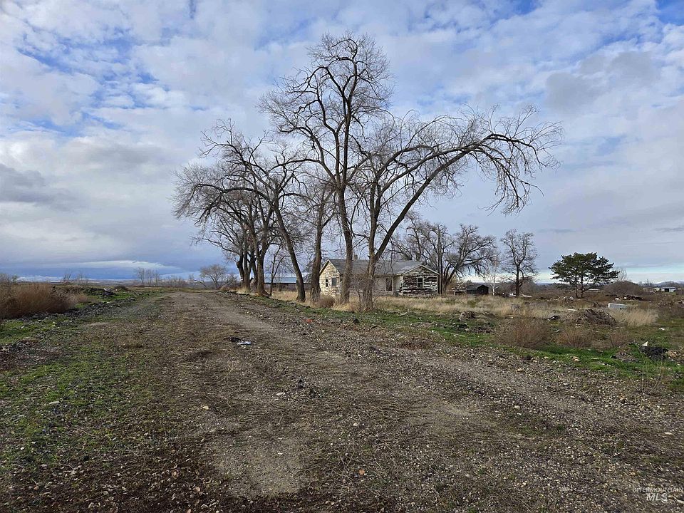 2nd image of 3755 Highway 95